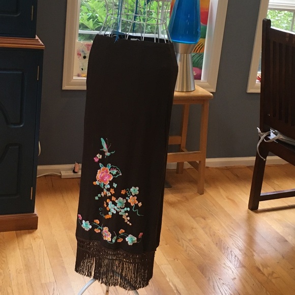 Midi skirt with tassels fringe detail - Picture 1 of 11